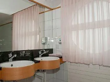 Businesshotel Forum 4*