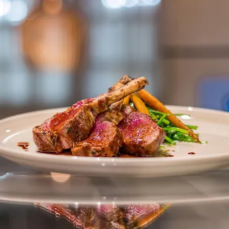 ホテル Businesshotel Forum 4*