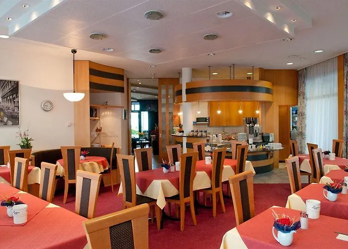 Отель Businesshotel Forum 4*