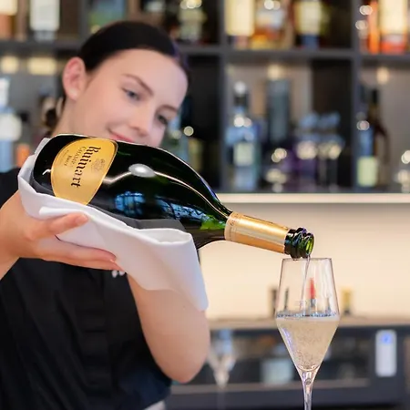 酒店 Businesshotel Forum 4*