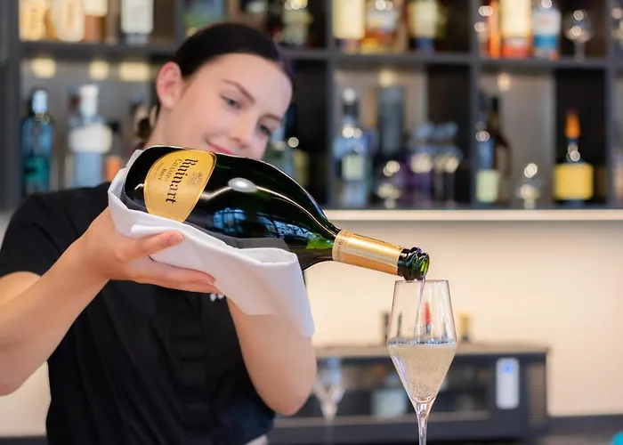 酒店 Businesshotel Forum 4*